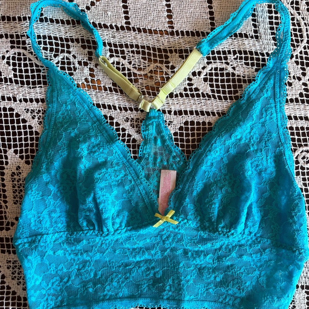 Victoria’s Secret Lace Bralette size M